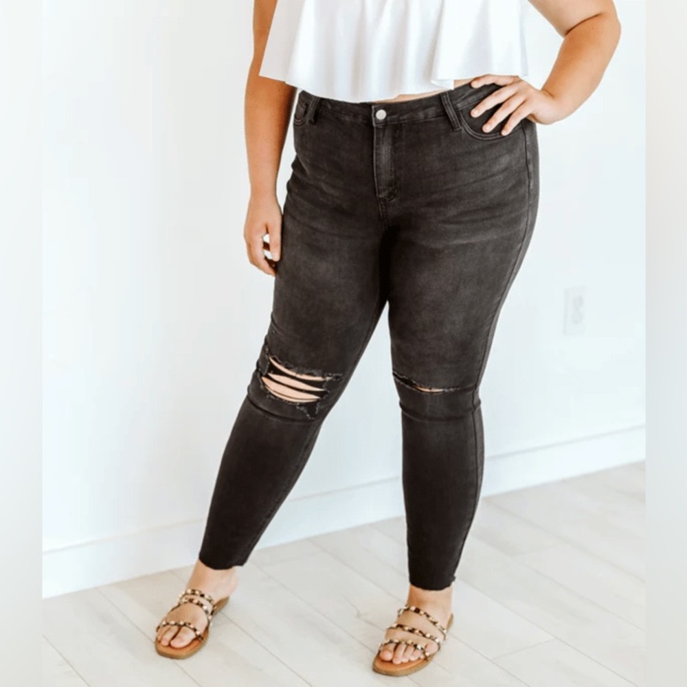 NWT Glitzy Girlz Classic Black Skinny Jeans - Plus Size 26 or 28